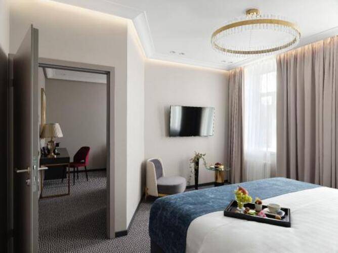 Helen Hotel