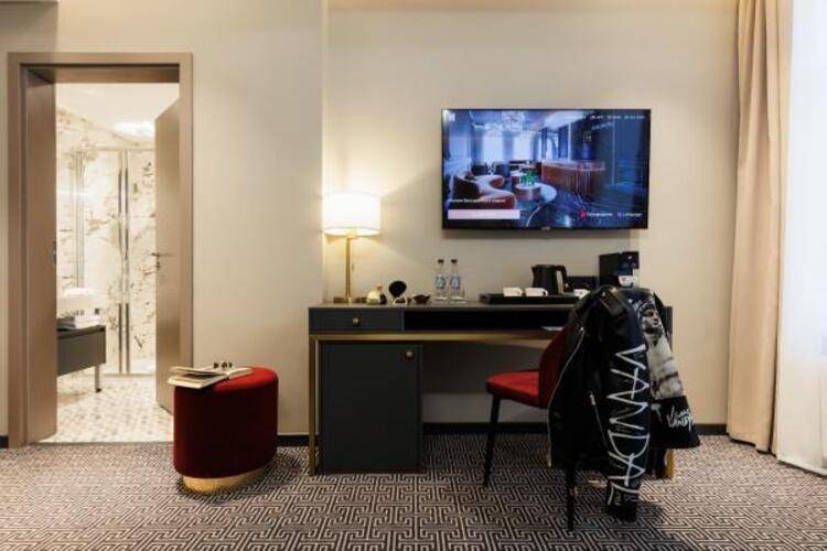 Helen Hotel