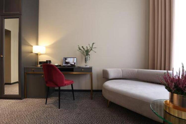 Helen Hotel