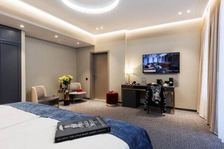 Helen Hotel
