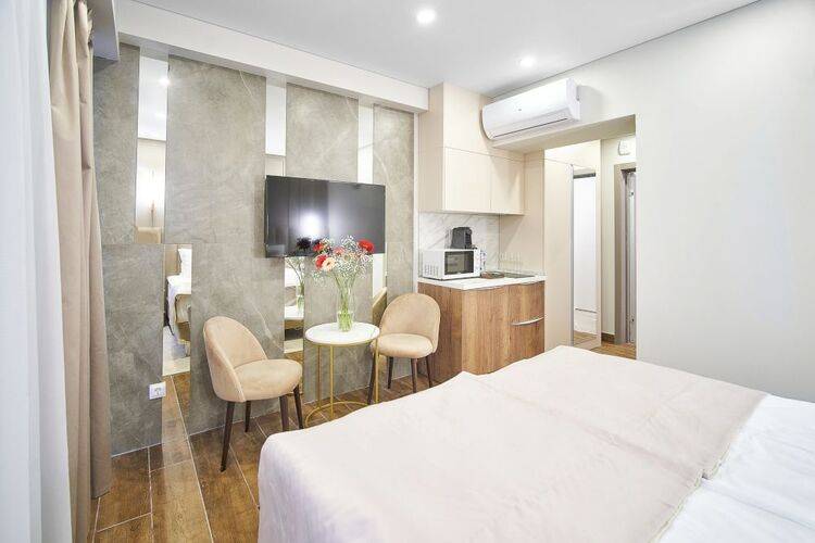 Mirror Light Residence