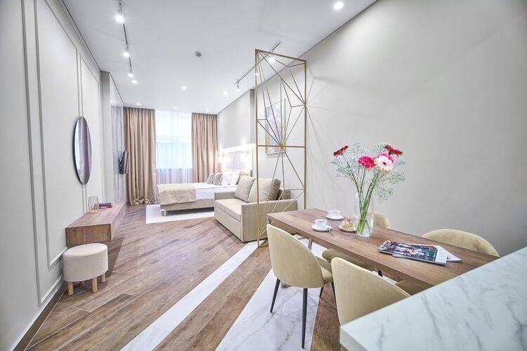Mirror Light Residence
