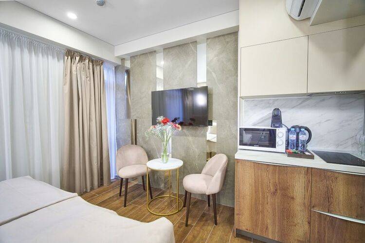 Mirror Light Residence