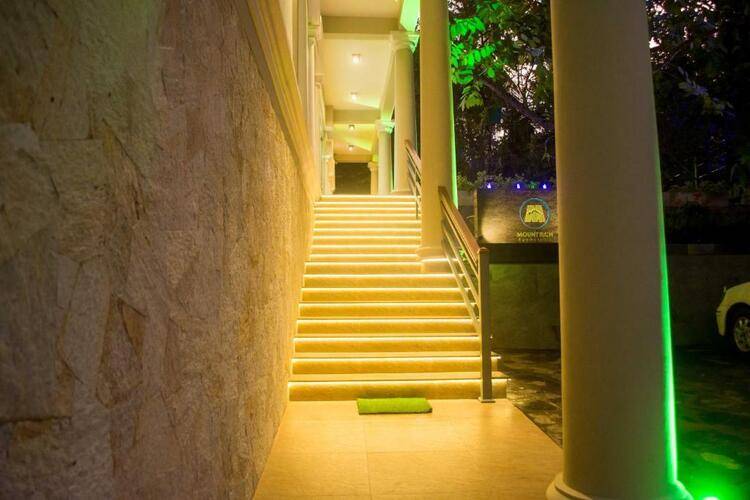 Hotel Mountrich Rumassala