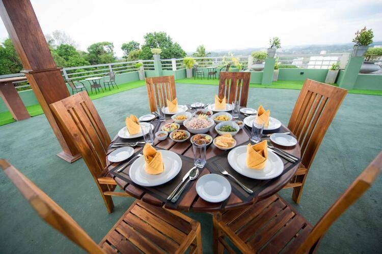 Hotel Mountrich Rumassala