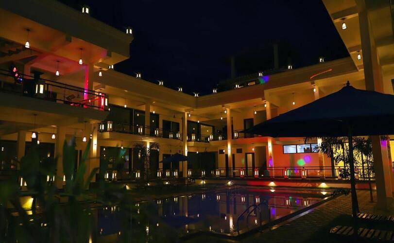 J7 Villaj Resort