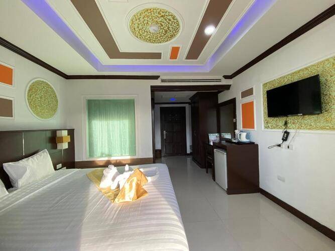 77 Patong Hotel & Spa