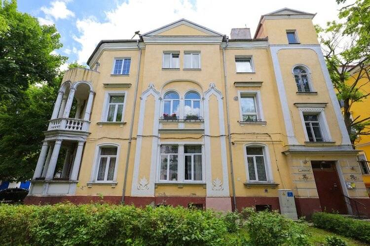 Апартаменты С Фамильной Антикварной Мебелью В Немецком Доме