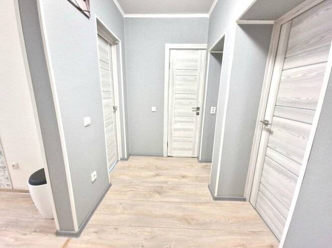 Апартаменты Двухкомнатные Центр, У Площади Победы,Черняховского 12а,Колибри#12а