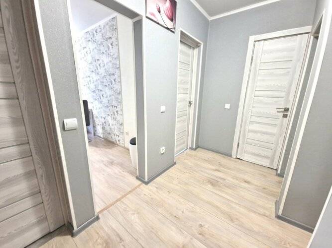 Апартаменты Двухкомнатные Центр, У Площади Победы,Черняховского 12а,Колибри#12а