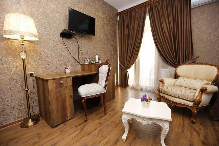 Grand Gmp Hotel