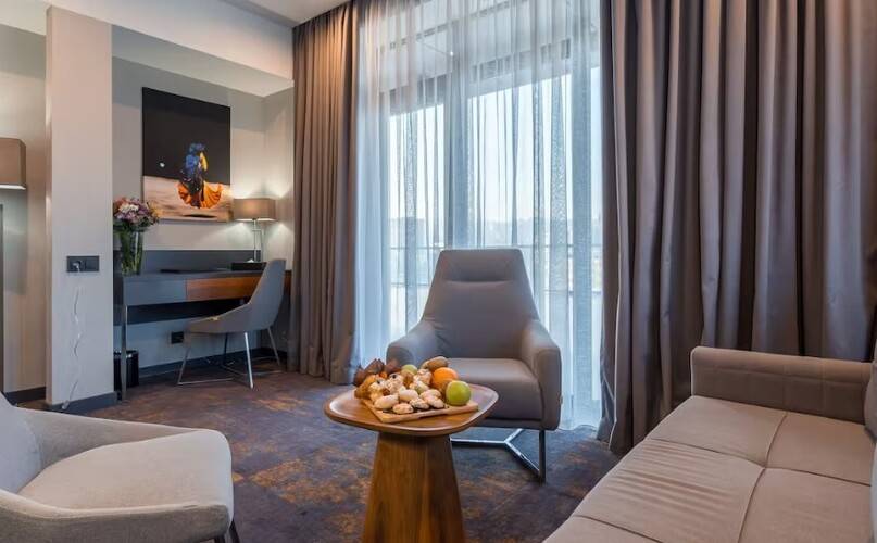 Onyx Hotel
