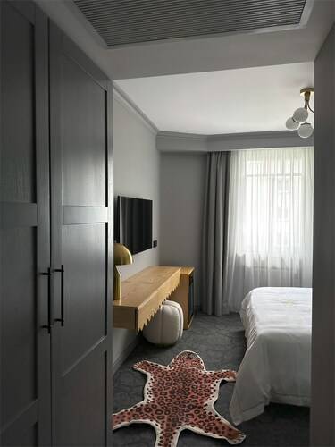 Mr.Just`S Hotel (Мистер Юстс)