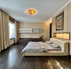 $item['hotel']['name']