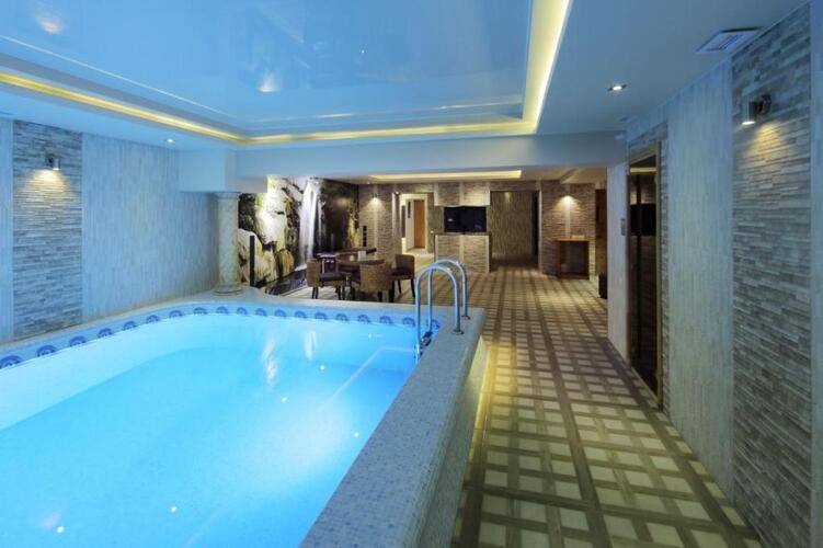 New Nairi Hotel