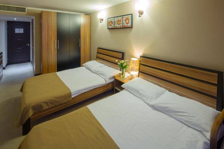 New Nairi Hotel