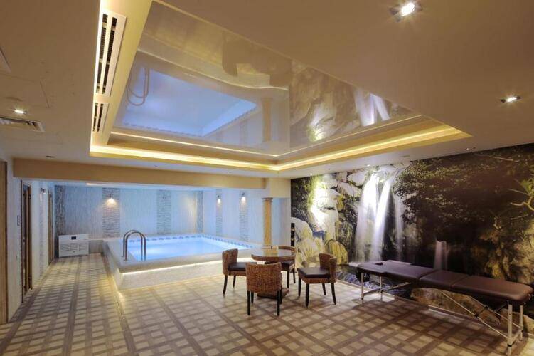 New Nairi Hotel