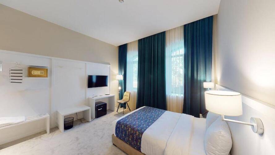 Epigraph Town Hotel