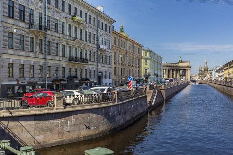 Апартаменты Life Inn Near Kazan Cathedral