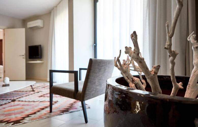 Med-Inn Boutique Hotel