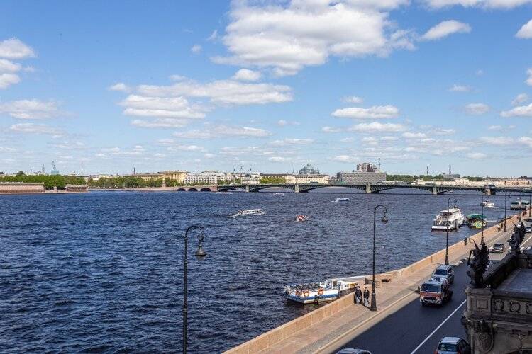 Апартаменты Art Home У Эрмитажа 7 Комнат С Видом На Неву