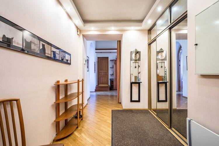 Апартаменты Art Home У Эрмитажа 7 Комнат С Видом На Неву