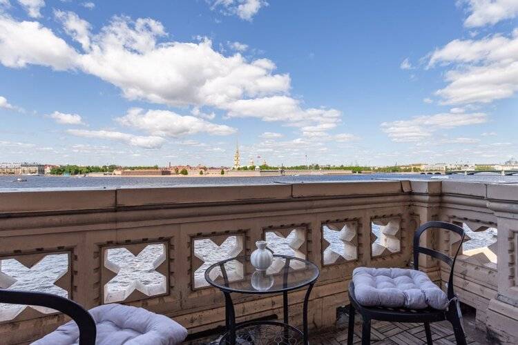 Апартаменты Art Home У Эрмитажа 7 Комнат С Видом На Неву