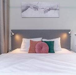 $item['hotel']['name']