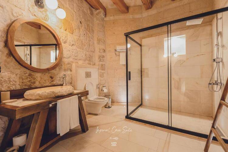 Anka Cave Suites