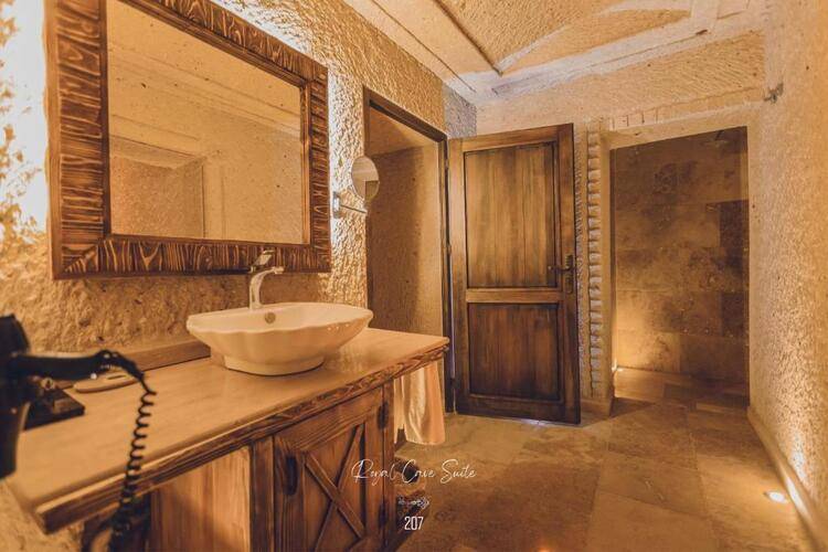 Anka Cave Suites