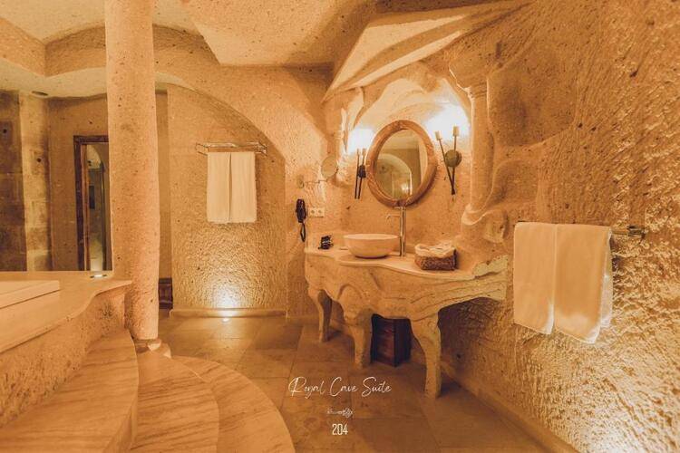 Anka Cave Suites