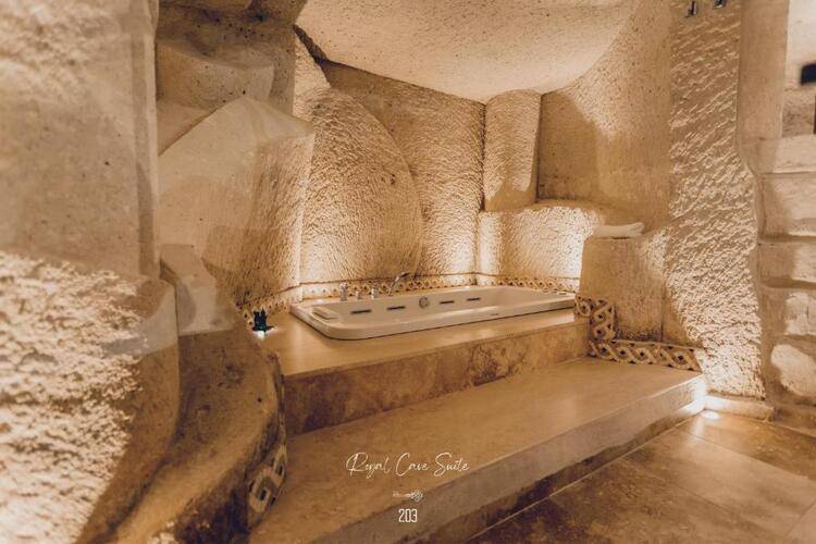Anka Cave Suites