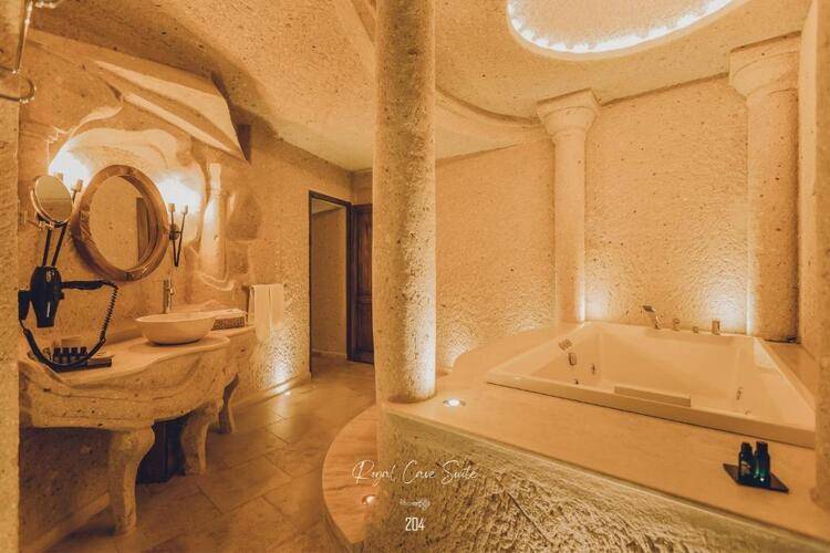 Anka Cave Suites