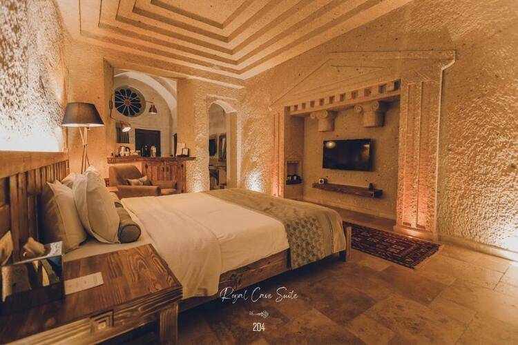 Anka Cave Suites