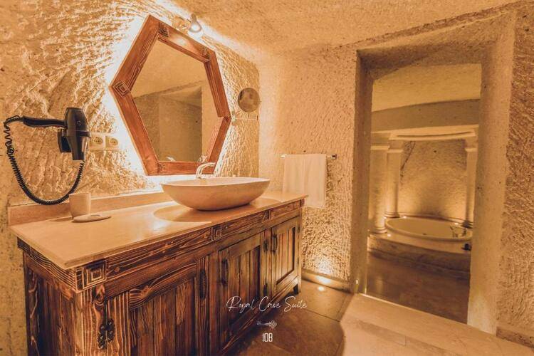 Anka Cave Suites