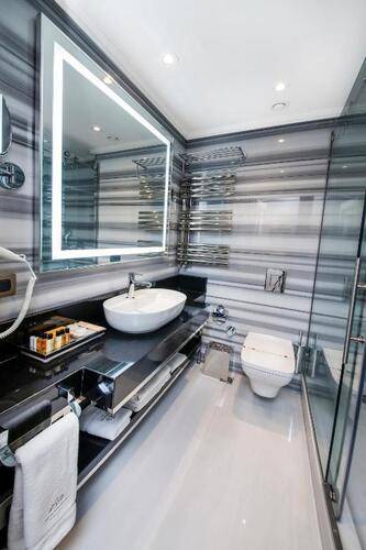 Manors Hotel