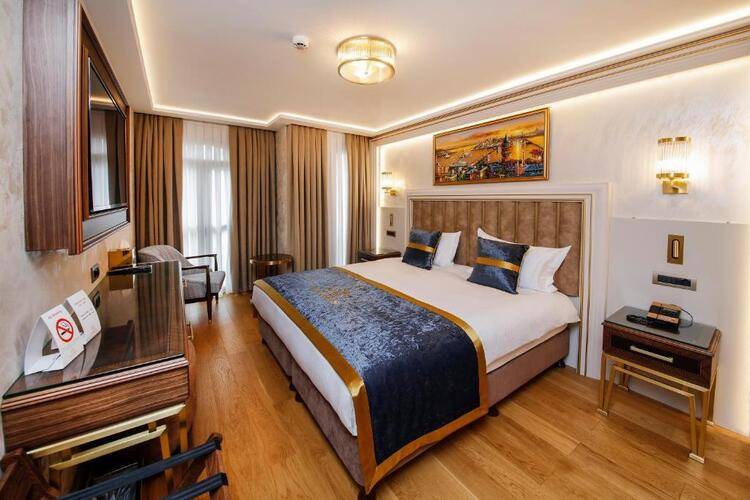 Manors Hotel