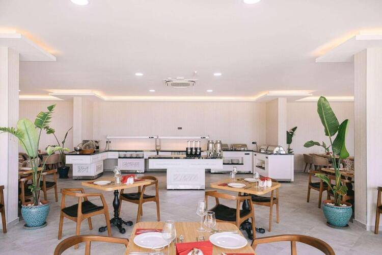 Ramada By Wyndham Cesme Hotel