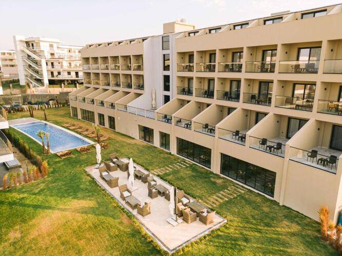 Ramada By Wyndham Cesme Hotel