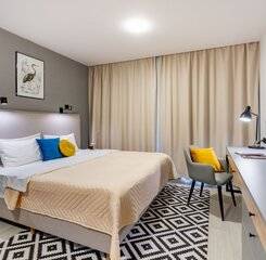 $item['hotel']['name']