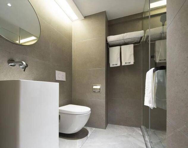 Daisy Inn Sanya