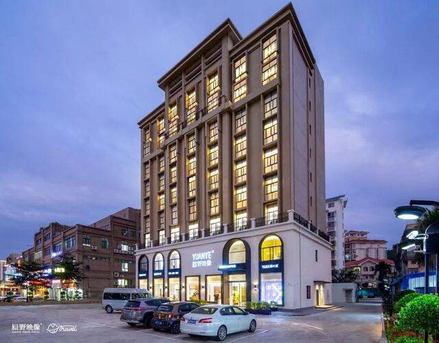 Daisy Inn Sanya