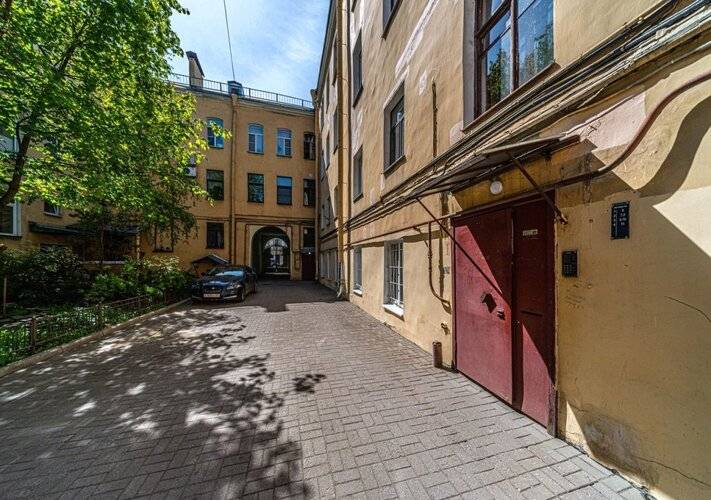 Apartment Near Spit Of Vasilyevsky Island