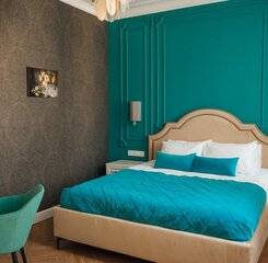 $item['hotel']['name']