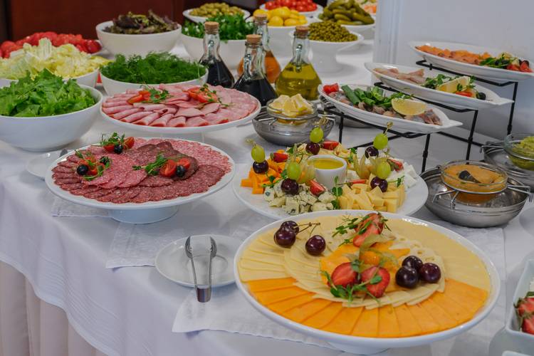 Marins Grand Hotel Астрахань