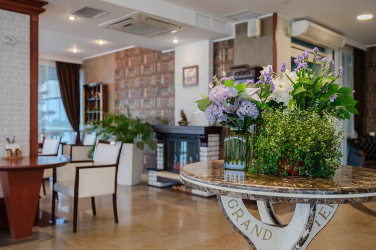 Marins Grand Hotel Астрахань