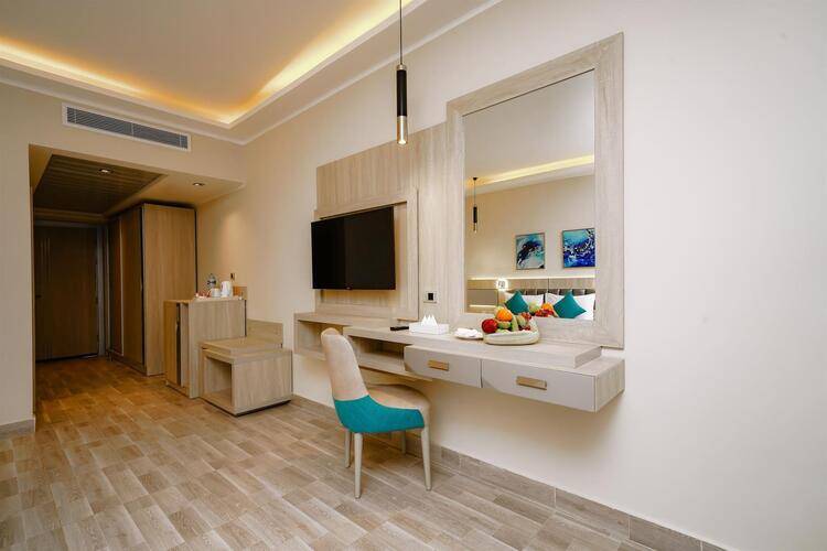 Sirena Beach Resort And Spa