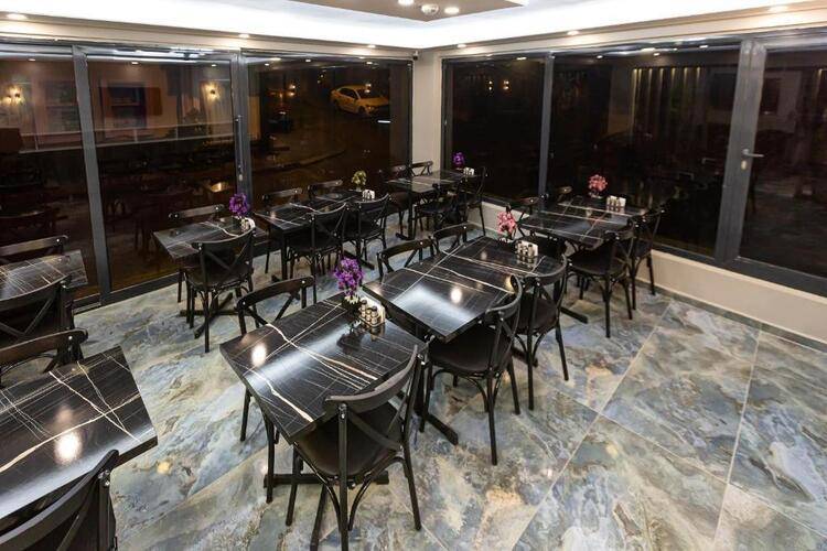 Ria Suites Hotel