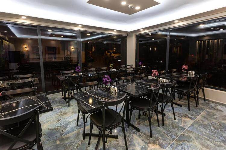 Ria Suites Hotel