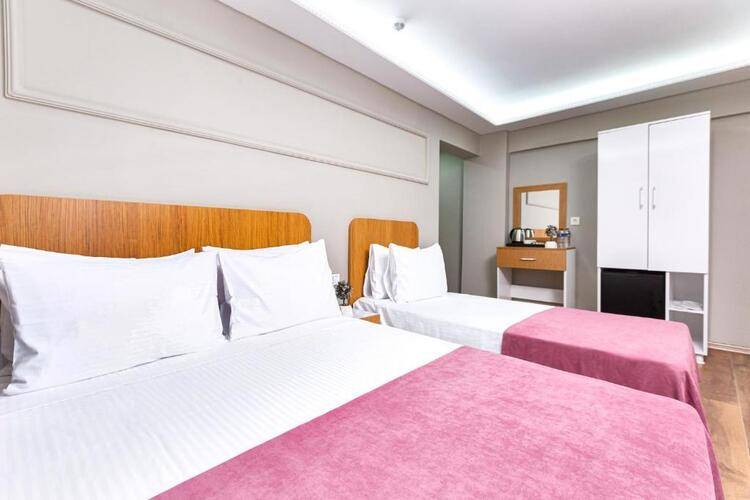 Ria Suites Hotel